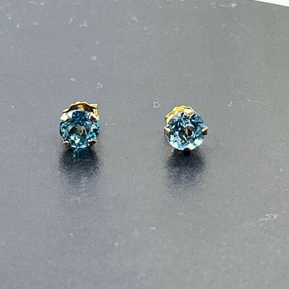 Designer Signed‎ Yellow Gold 10k Prong Swiss Blue Topaz Earring 14k Backs 6mm - Picture 1 of 14